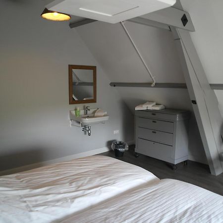 B&B Groepsaccommodatie De Pastorie Lage Mierde 外观 照片