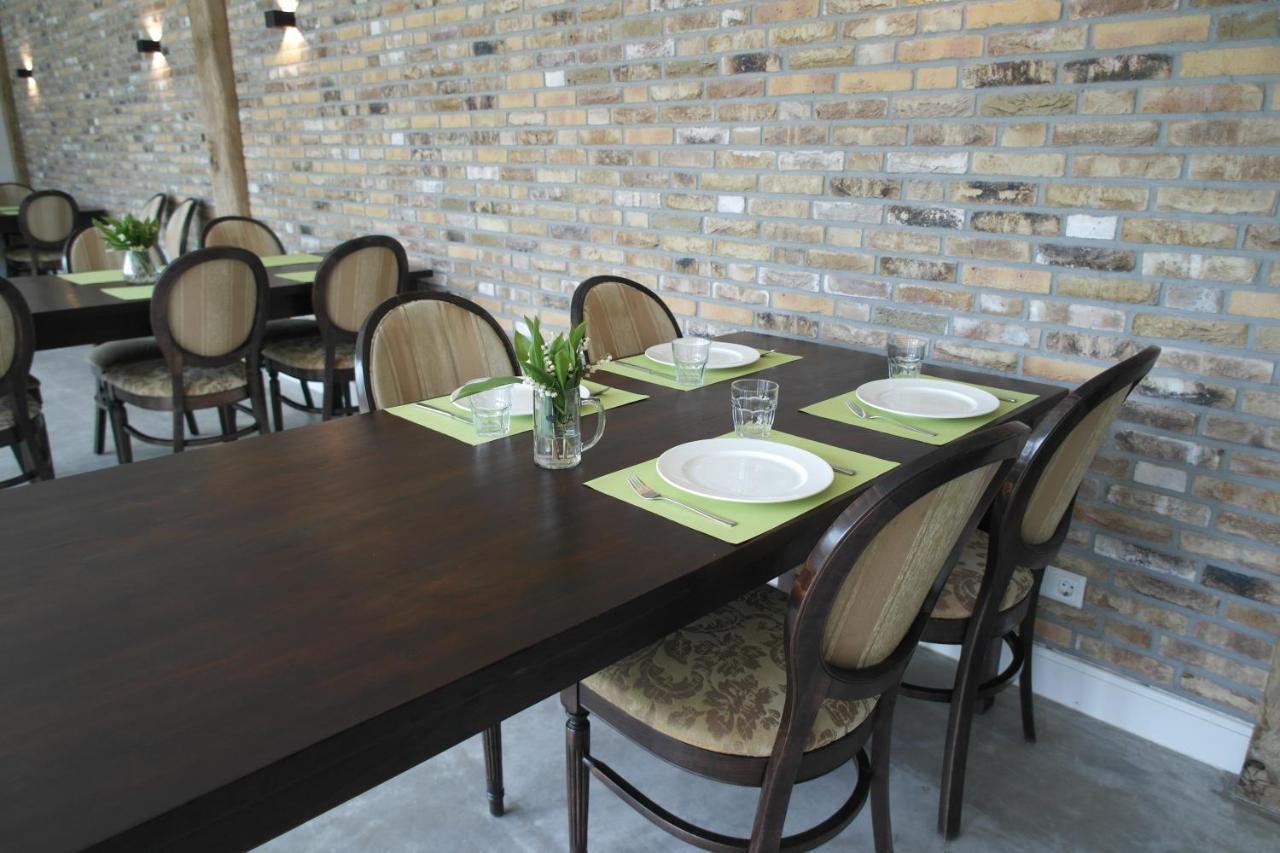 B&B Groepsaccommodatie De Pastorie Lage Mierde 外观 照片