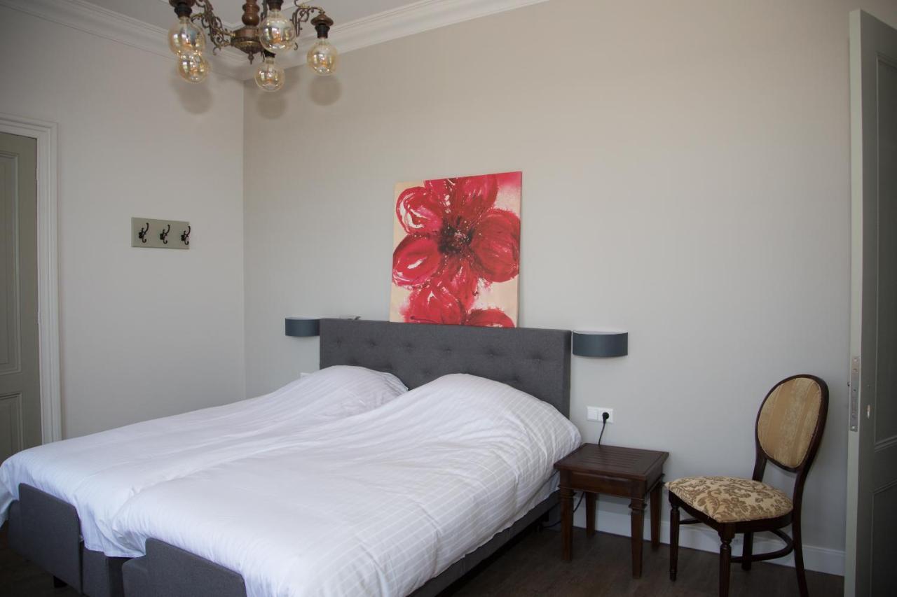 B&B Groepsaccommodatie De Pastorie Lage Mierde 外观 照片
